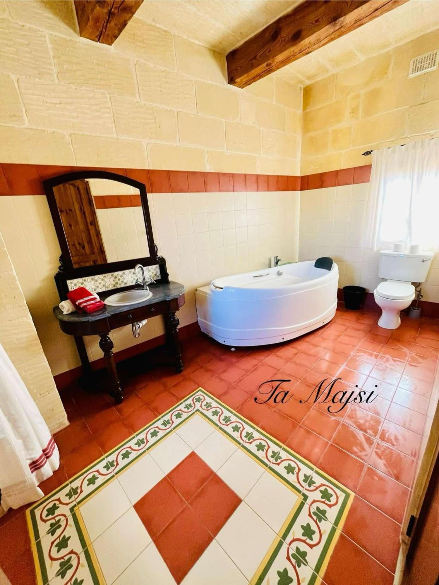Ta Majsi Farmhouse With Indoor Heated Pool San Lawrenz Luaran gambar